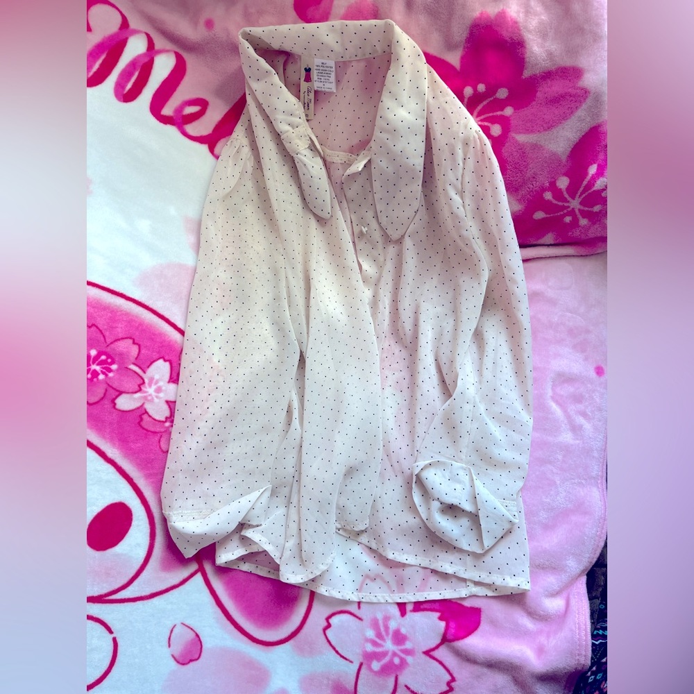 Alice moon polka dotted top🤍